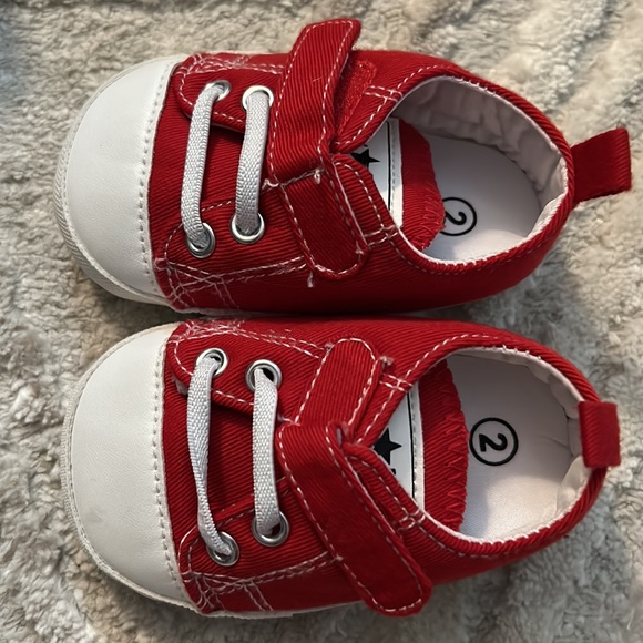 Size 2 Infant Sneakers Rubber Sole Velcro Red Converse Baby Baby Brand NEW!! - Picture 4 of 4